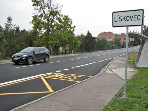 Rekonstruovaný úsek silnice II/432 v Koryčanech-Lískovci / foto: V. Cekota