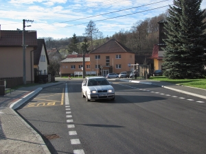 Rekonstruovaná silnice III/50736 v Nedašově Lhotě / foto: V. Cekota
