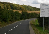 Po obnovené cestě už se jezdí v Chvalnově-Lískách