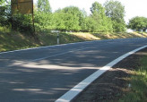 Silnice z Bystřice pod Hostýnem směrem na Hranice je ve výborném stavu