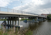 Dva břehy Moravy v Napajedlích opět spojuje silniční most 