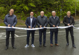 Na silnici z Prostřední Bečvy do Velkých Karlovic se stříhala páska
