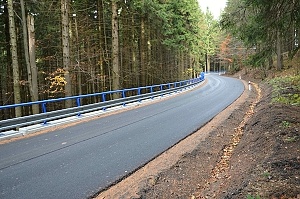 Rekonstruovaná silnice II/487 u Velkých Karlovic / foto: S. Brázdil