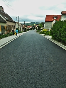 Rekonstruovaná silnice v Tupesích / foto: R. Dočkal