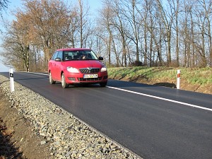 Opravený úsek silnice II/433 u Uhřic / foto: V. Cekota