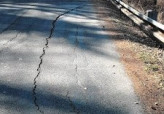 Na Valašsku bude stabilizována část silnice ohrožená sesuvem