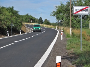 Rekonstruovaná silnice II/495 z Jestřabí do Rokytnice / foto: V. Cekota