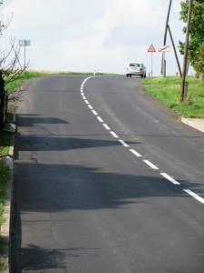 Obnovený povrch silnice II/4941 v Haluzicích / foto: V. Cekota